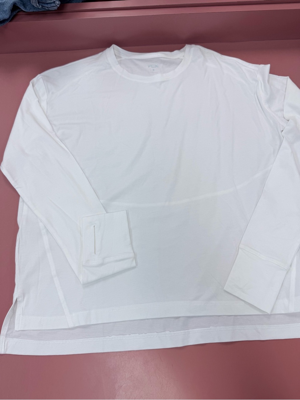 Flex women’s White Long-Sleeve Crewneck Shirt - Unbranded
